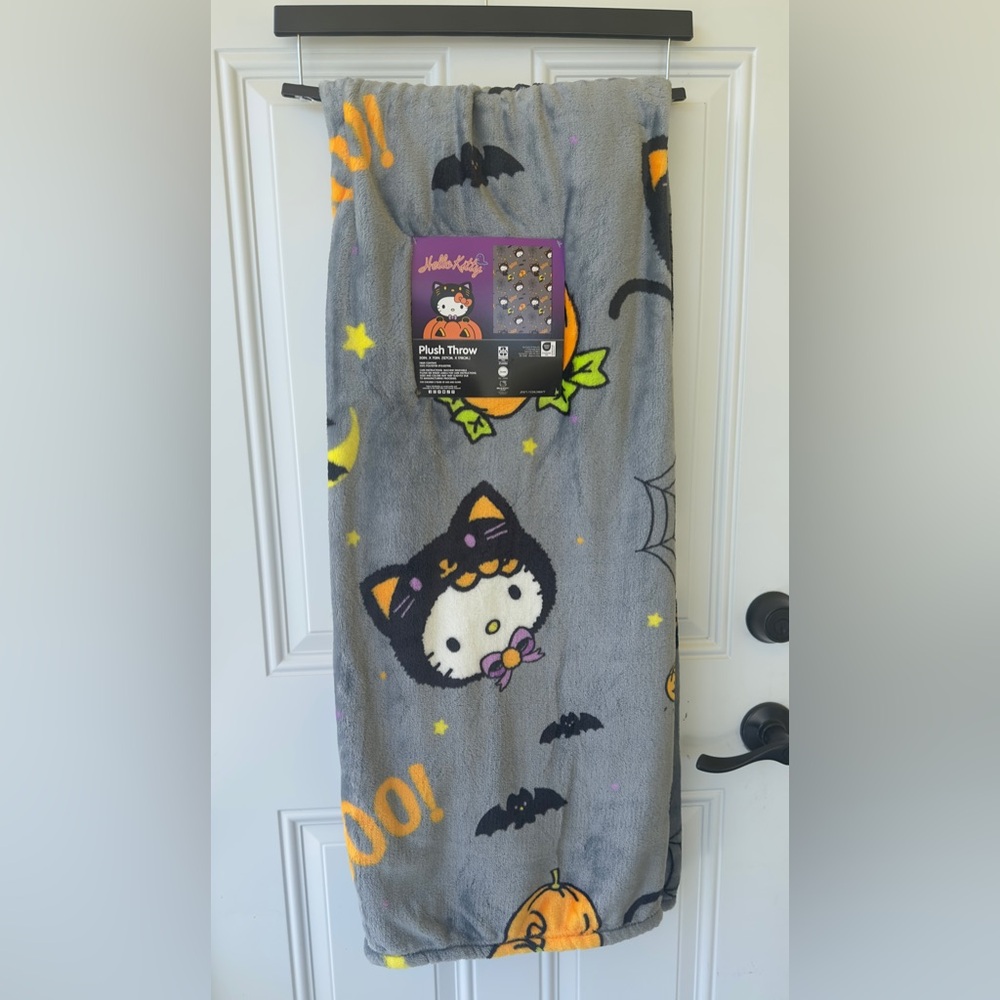 New Hello Kitty Halloween Gray Plush Throw Blanket 50x70